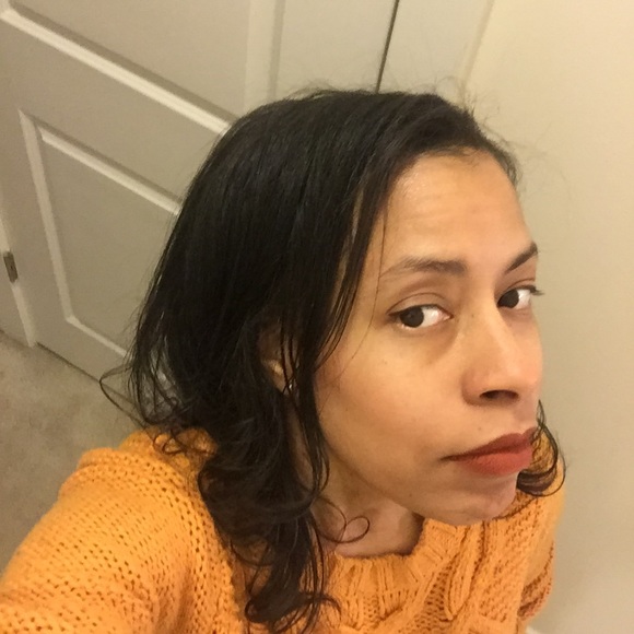 Meet your Posher, Nicole - Picture 4 of 4